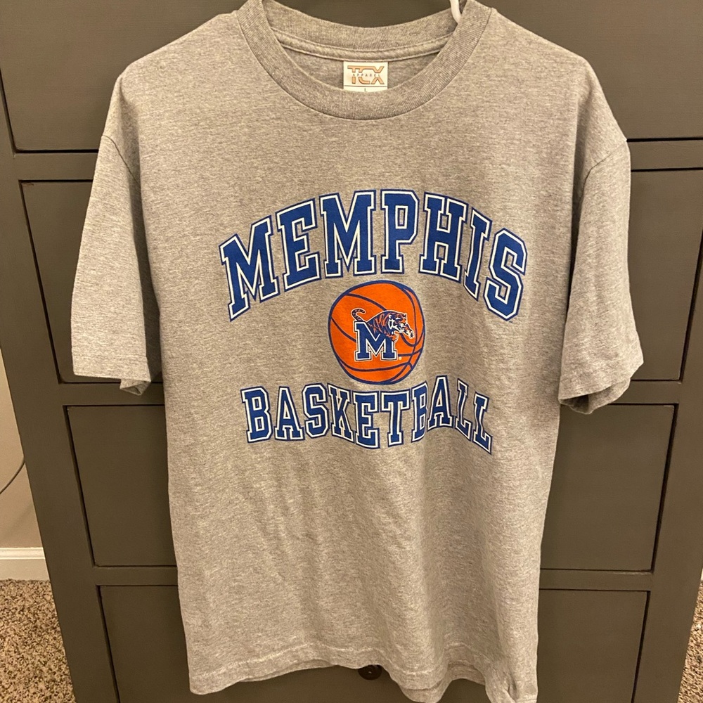 Men’s Memphis basketball t-shirt, large